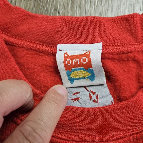 OMOCAT x Vacuumch White Widow Red Sweater Sweatshirt Size Large - Picture 7 of 8